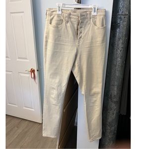 High Rise Universal Thread button down Jeans